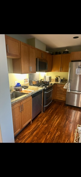 Building Photo - 81 Frank Norris St