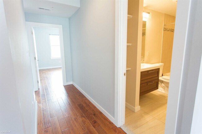 Building Photo - 2 br, 2 bath 4plex - 1926 BROWN ST Unit 3