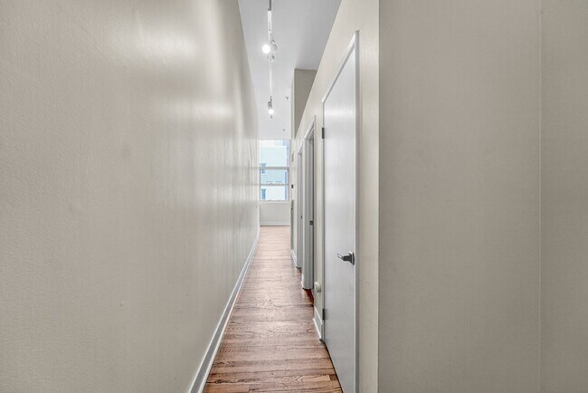 Primary Photo - $1,895.00, 1 bed1 bath Updated Condo locat...