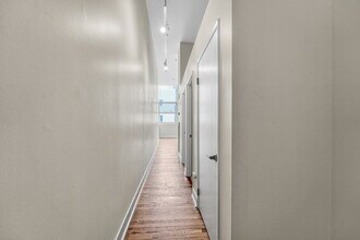 Building Photo - $1,895.00, 1 bed1 bath Updated Condo locat...
