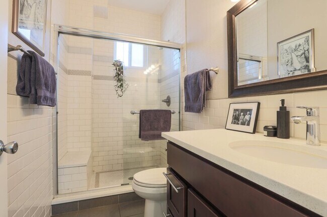 Building Photo - 2220 W 31st Ave