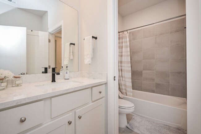 Building Photo - 71 Perennial Cyn Dr