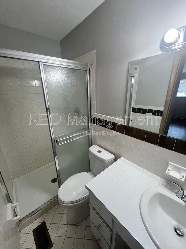 Building Photo - 3813 Briar Pl