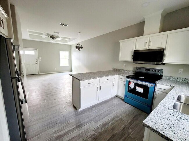 Building Photo - 2109 Davenport St