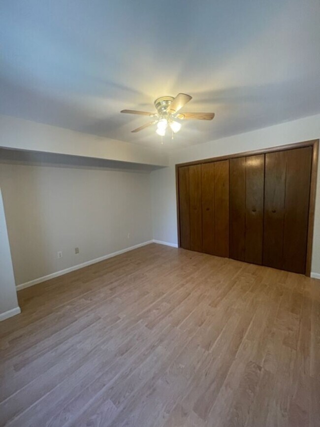 Building Photo - Cute Beach Style Home in Fayetteville