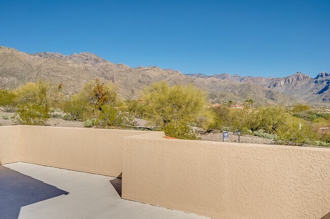 Building Photo - 5631 N Paseo Otono