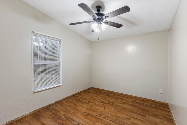 Building Photo - 4460 Grand Oaks Dr