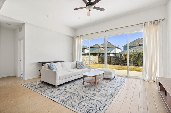 Building Photo - 304 Regatta Trl