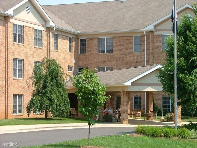 Primary Photo - 305 Oak Springs Dr