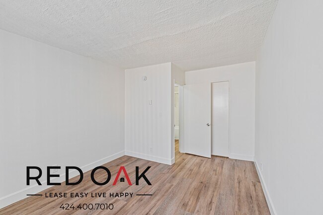 Building Photo - 15525 Nordhoff St