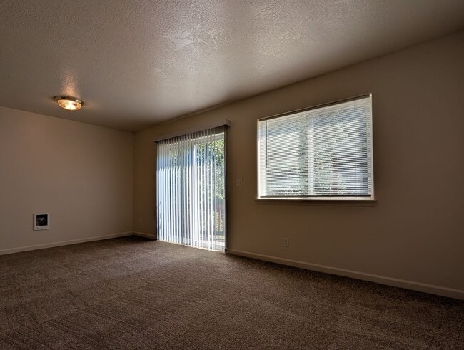 Building Photo - 5949 Aster St