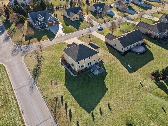 Building Photo - N42W22770 Beacon Ct
