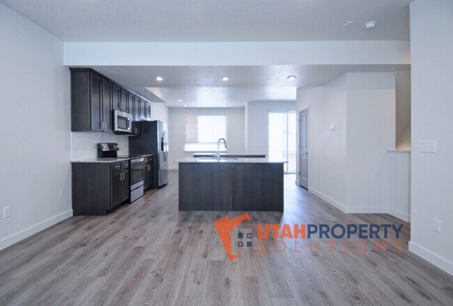 Building Photo - 1036 W 430 S