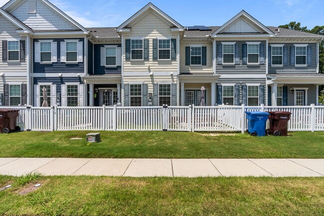 Building Photo - Smart, Secure, and Energy-Efficient Home f...