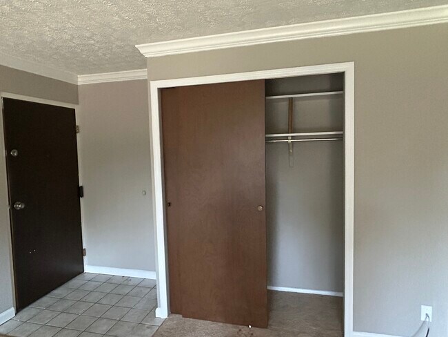 Building Photo - 6601 Hearne Rd