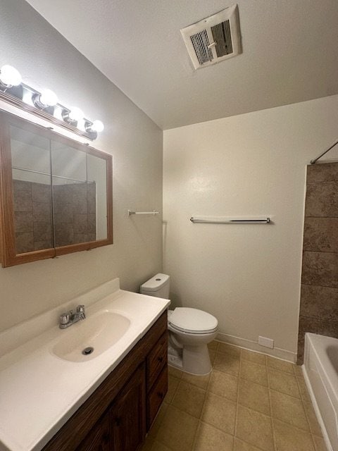 Building Photo - 2 - Bedroom Apartment, Upstairs, Near Transportation