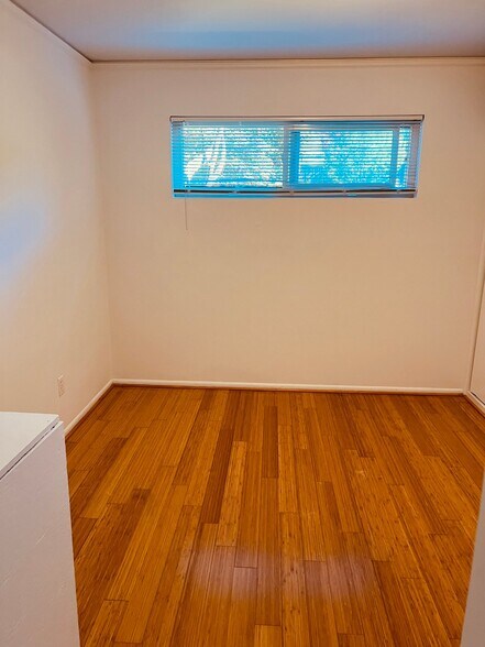 Building Photo - 5409 NE 65th St