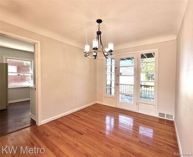 Building Photo - 2180 Vernier Rd