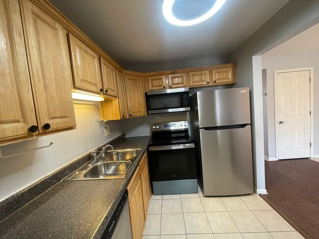 Building Photo - 444 Osage Ln