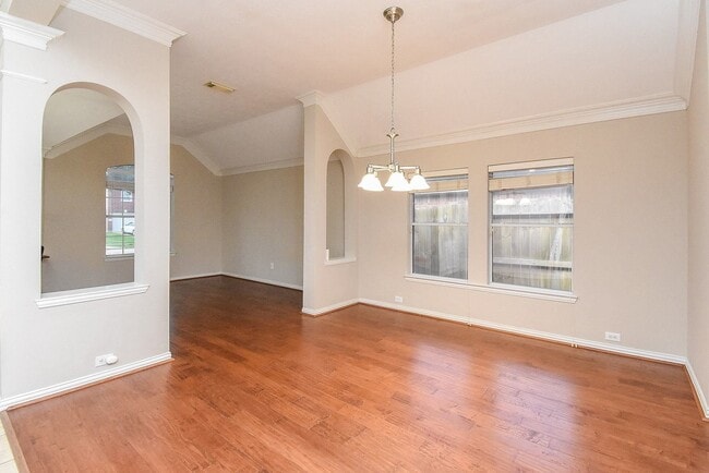 Building Photo - 28026 Rusty Hawthorne Dr