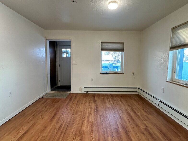 Building Photo - 729 9th Ave