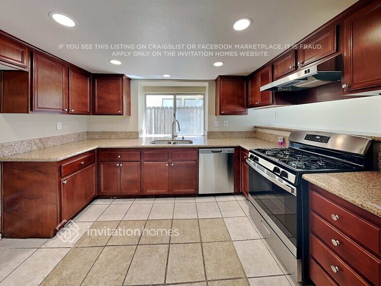 Building Photo - 11951 Sugar Creek Ct