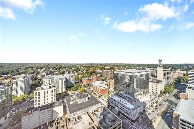Building Photo - 5 Renaissance Square