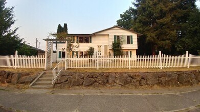 Building Photo - 8629 S Yakima Ave