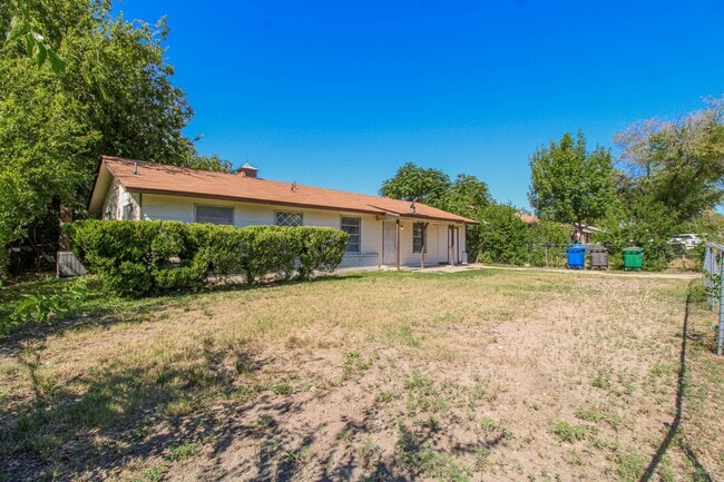 Building Photo - 5822 Branch Valley Dr