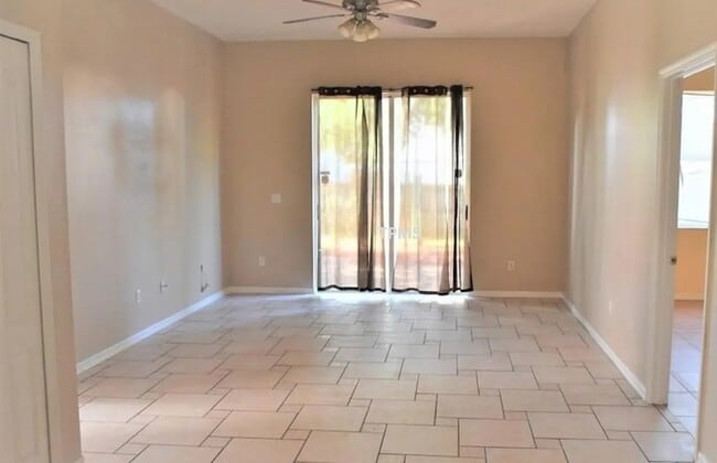 Building Photo - 12743 Woodbury Oaks Dr
