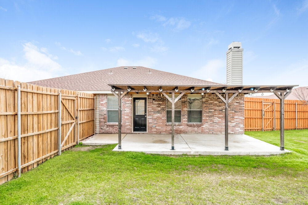 Building Photo - 1704 Chesterwood Dr