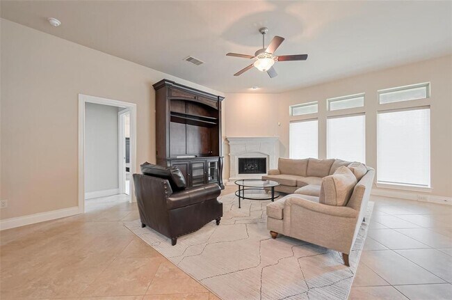 Building Photo - 2722 Park Oak Ct
