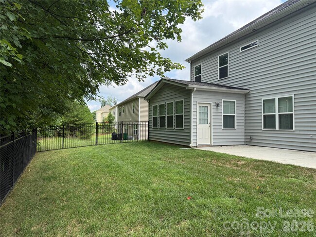 Building Photo - 4200 Cemkey Way