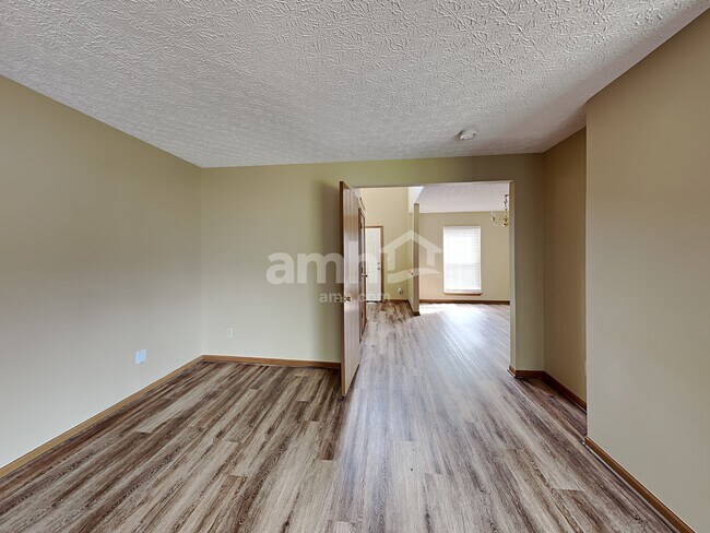 Building Photo - 6476 Kelsey Ct