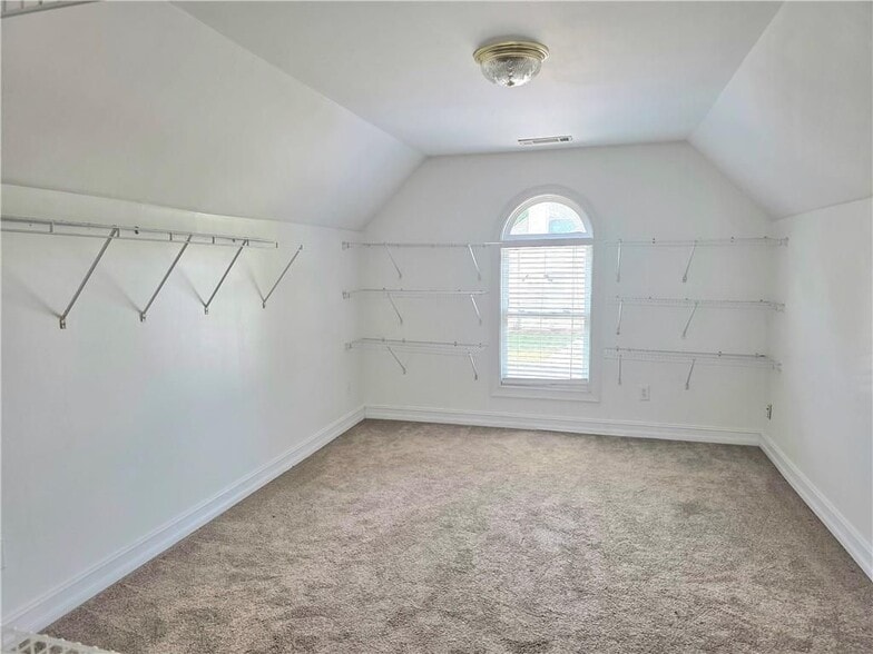 Building Photo - 3385 Wellbrook Dr