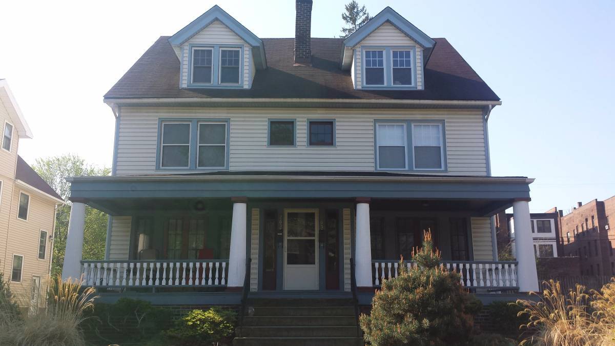 Huge 2100+ SQ ft, 5 bedroom, 2 bathroom apartment for rent in great Hampshire location in Cleveland Heights Coventry District next to community garden. Situated a short walk from Coventry and easy access to Case/University Hospital. The unit is well maintained and can easily accommodate 5 people.... - 2656 Hampshire Road