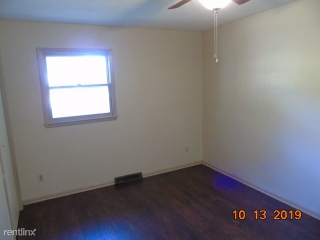 Building Photo - 3 br, 2 bath House - 221 South Bridge