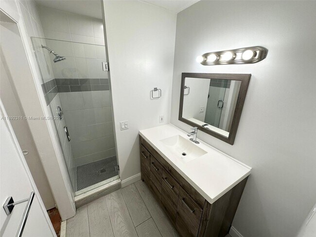 Building Photo - 10521 Mahogany Key Cir
