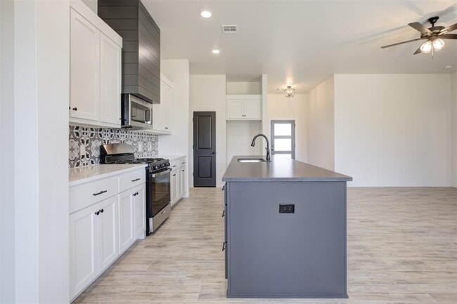 Building Photo - 2020 W Flintlock Wy