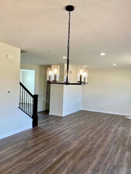 Building Photo - 306 Raccoon Ave