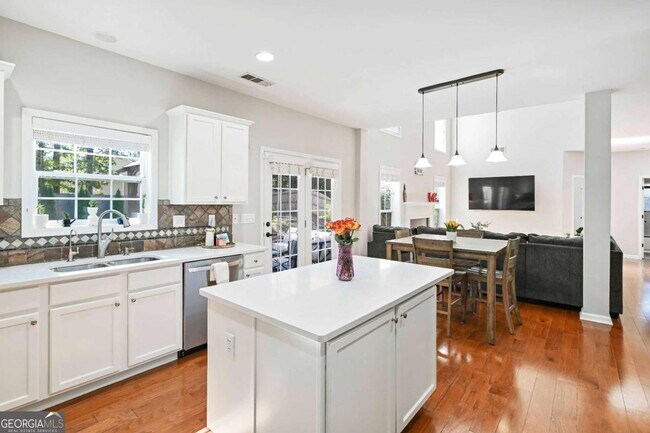 Building Photo - 2675 Huddlestone Way