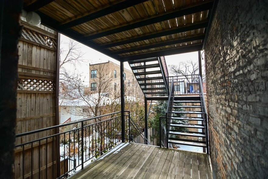 Building Photo - 2023 W Thomas St
