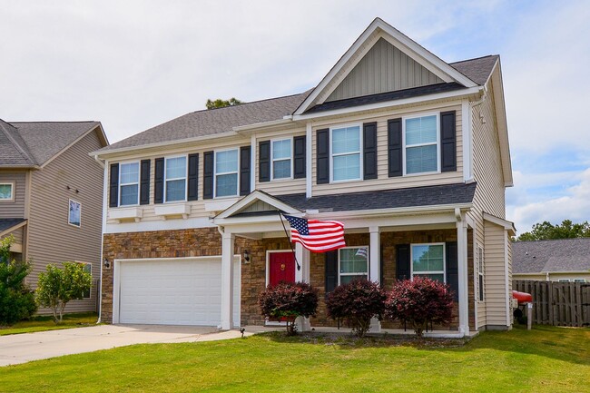 Building Photo - Gorgeous 5 Bedroom Home in Neighborhoods of Holly Ridge