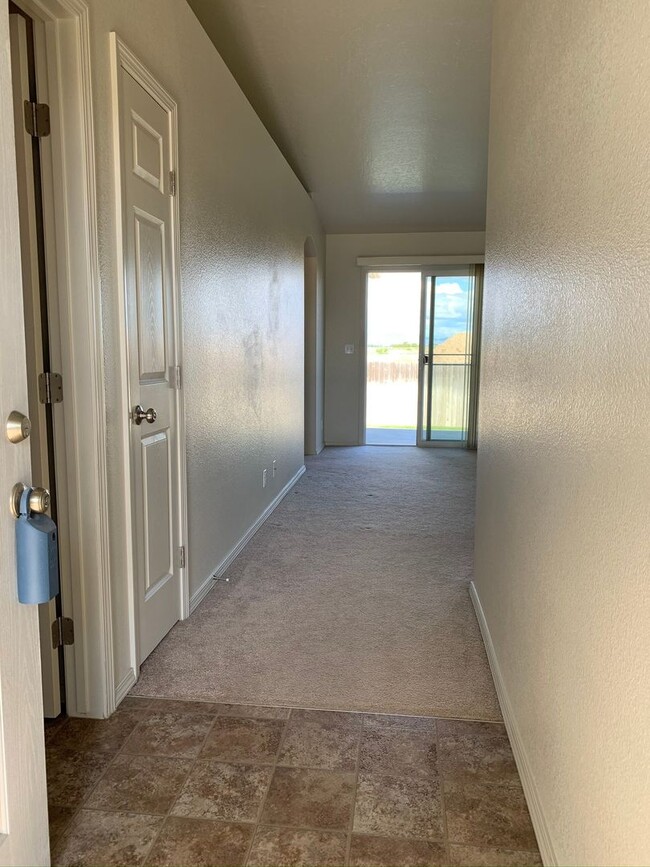 Building Photo - Adorable 3 bed 2 bath home in a quite Cald...