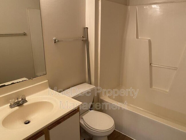 Building Photo - 38 White Pine Cir
