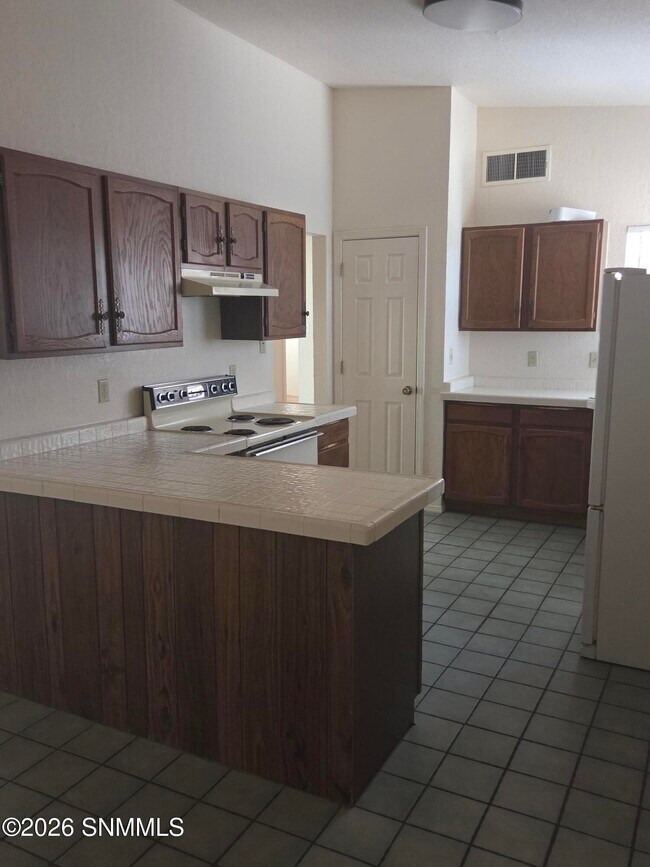 Building Photo - 3113 Las Placitas Rd