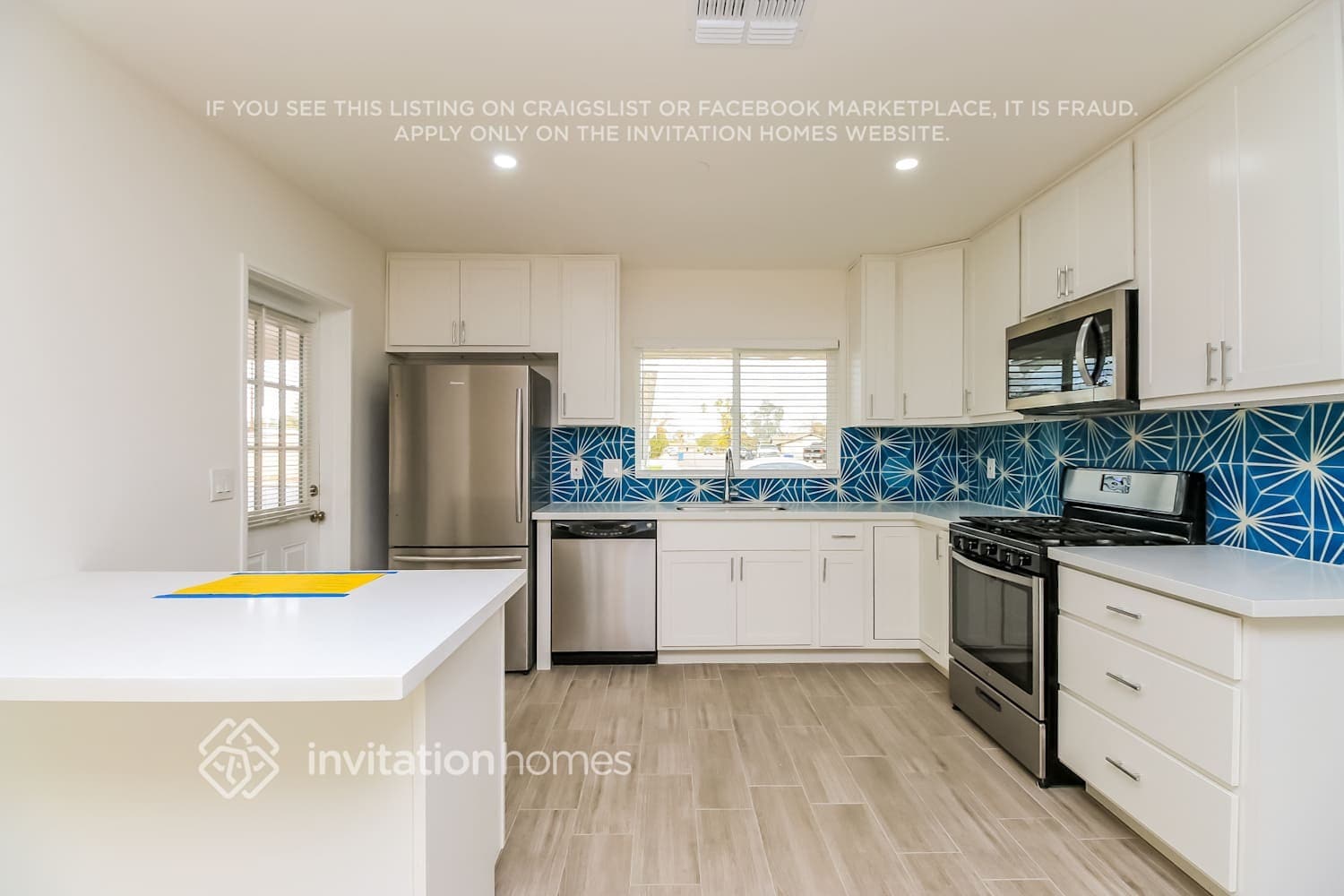 Building Photo - 743 W Ivanhoe St