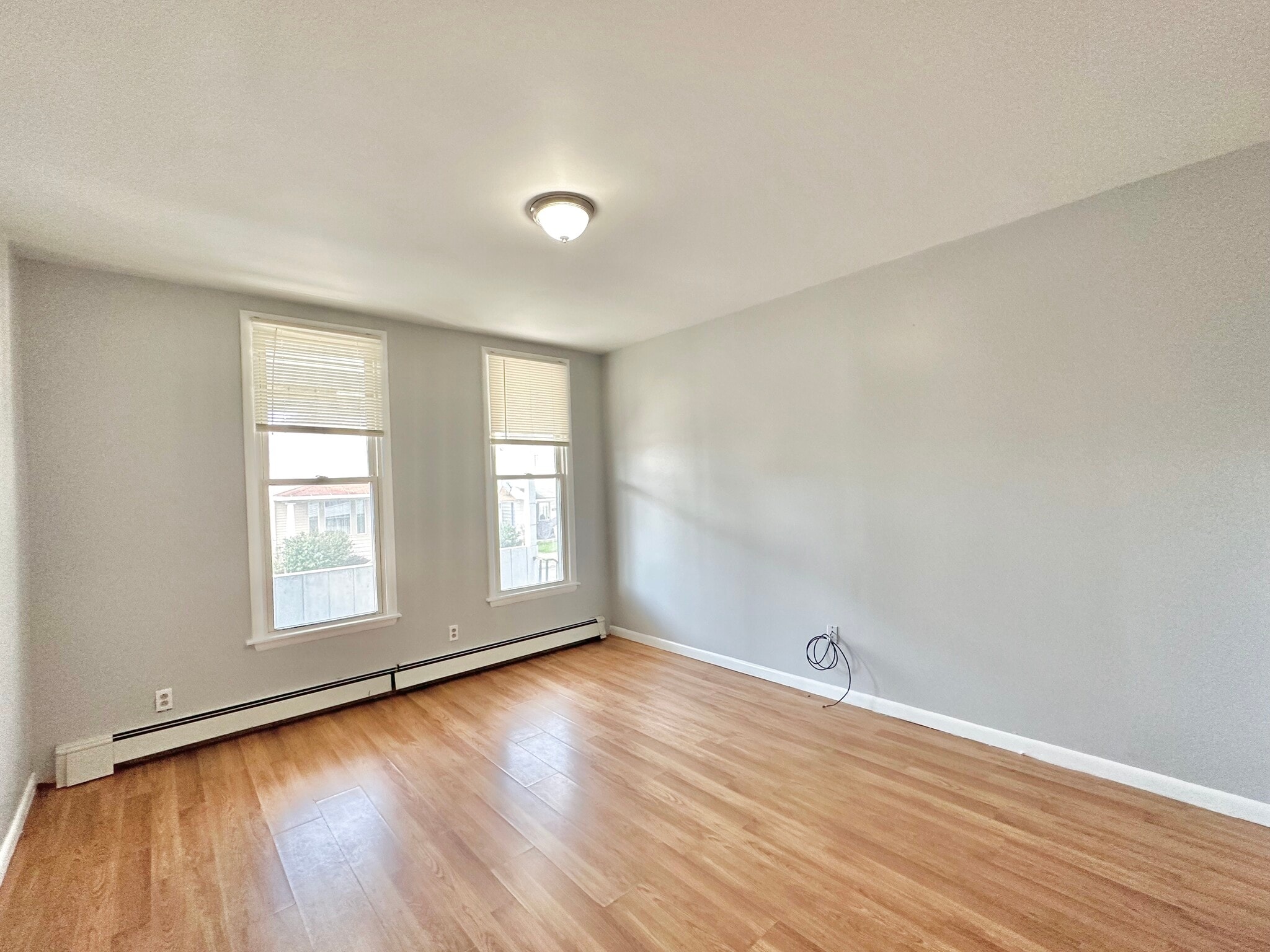 Building Photo - 335 Scott St