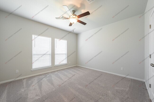 Building Photo - 711 Friars Lndg Dr