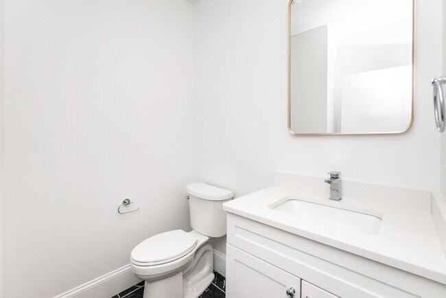 Building Photo - 20 Sheridan Ave